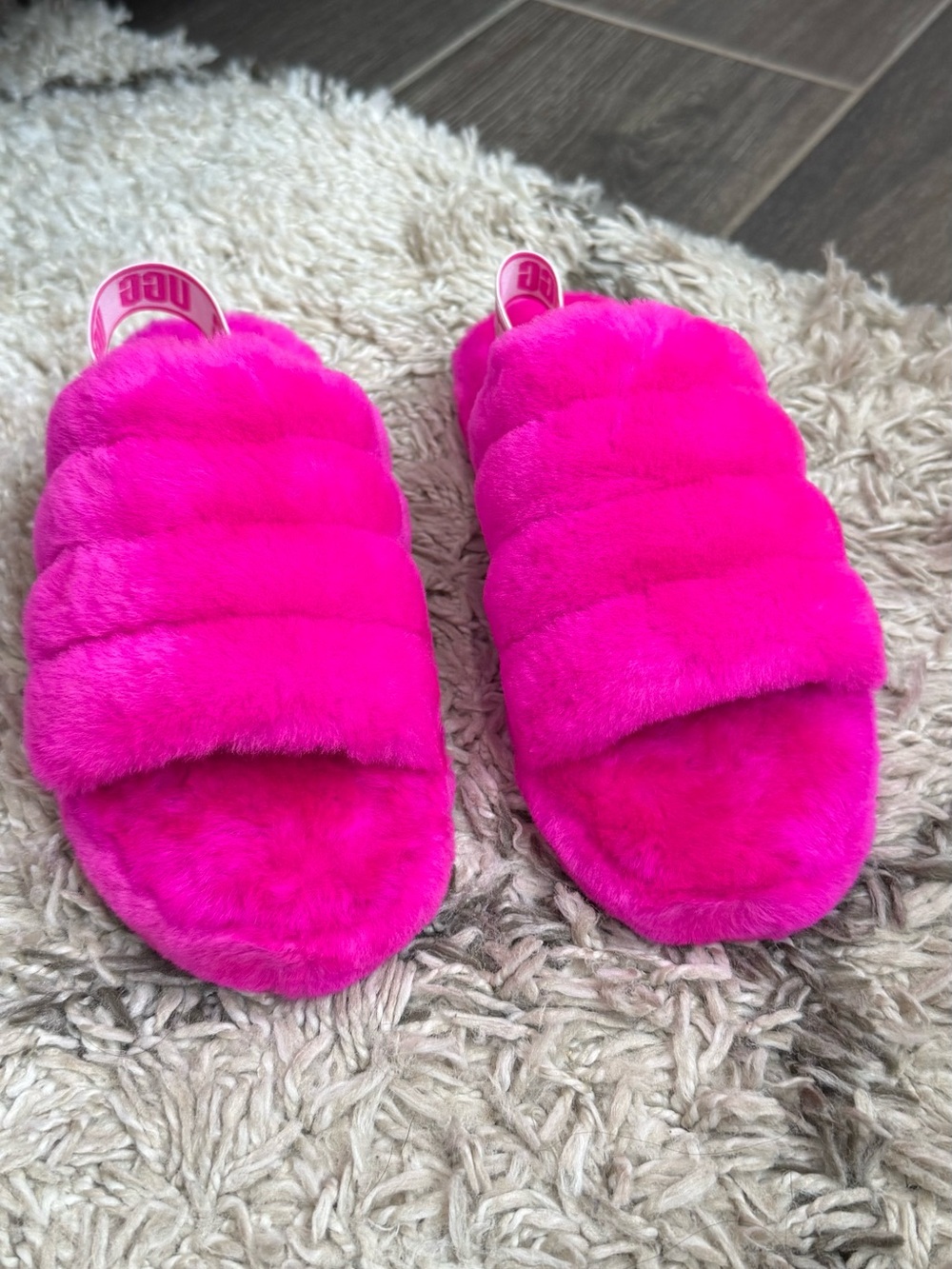UGG Fluff Yeah Slide Slippers – Hot Pink/Fuchsia – Women’s Size 5